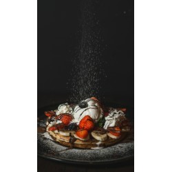 Vafe Belgiene cu Fructe proaspete și Smântână